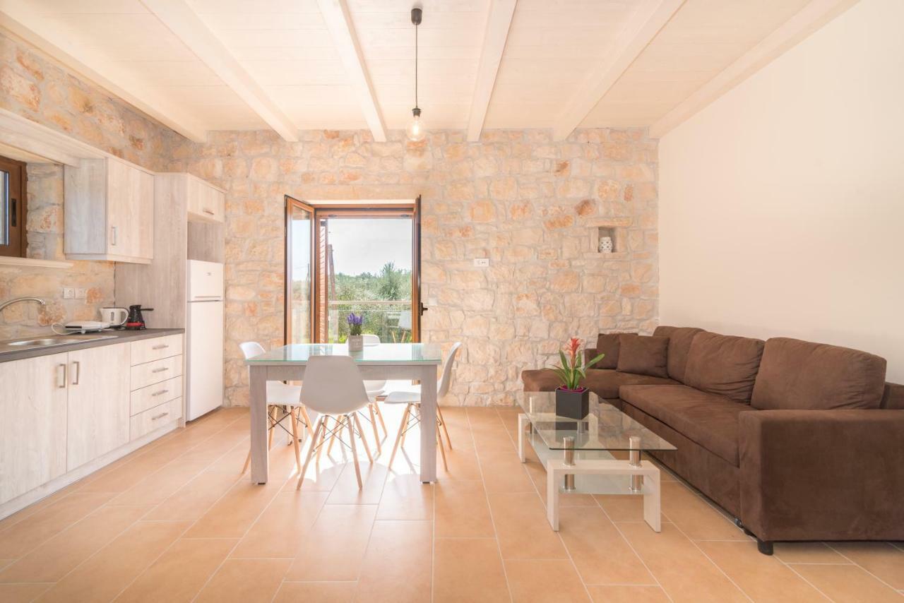 Green Stone Villas Apartments Kalamákion Екстериор снимка