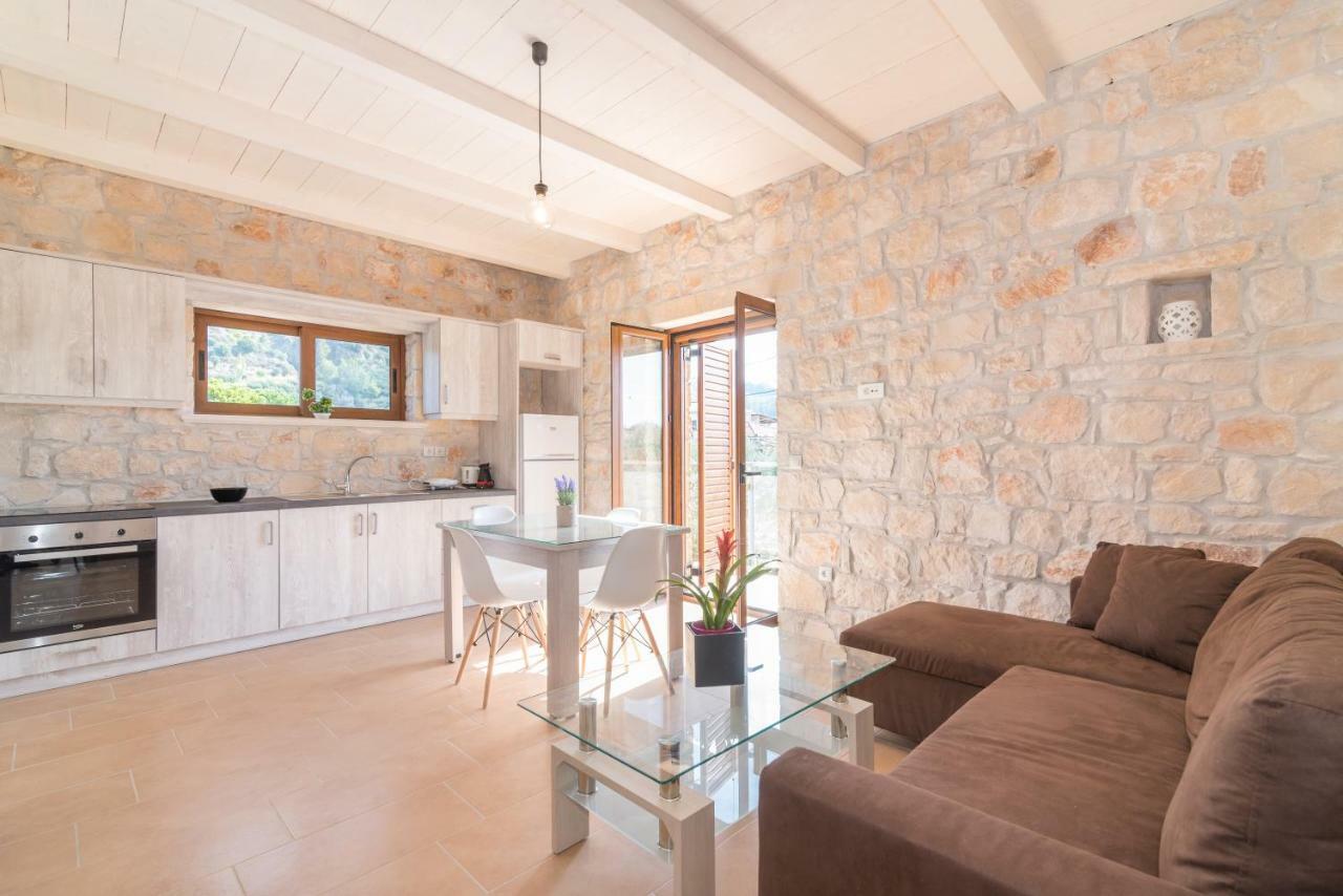 Green Stone Villas Apartments Kalamákion Екстериор снимка