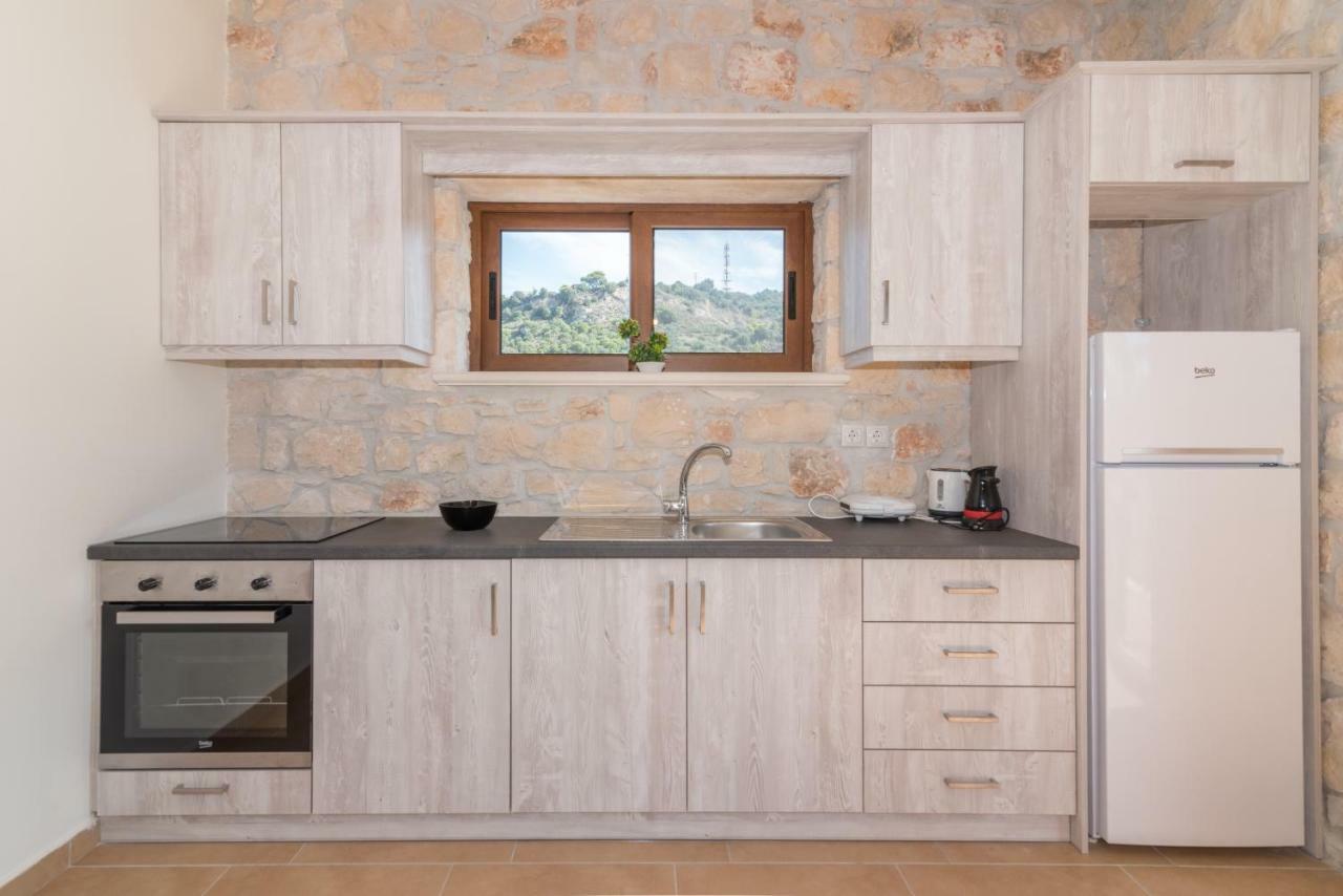 Green Stone Villas Apartments Kalamákion Екстериор снимка
