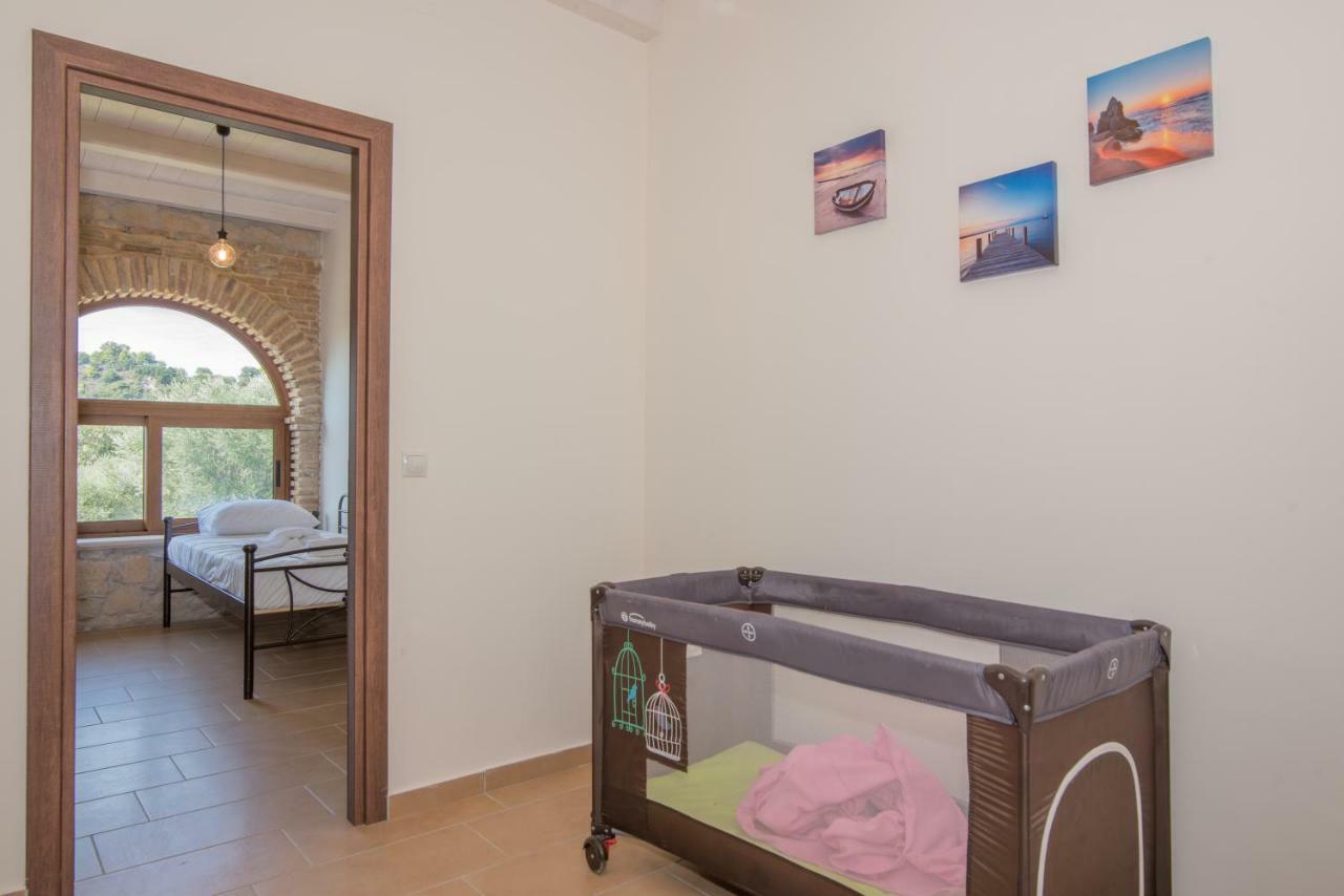 Green Stone Villas Apartments Kalamákion Екстериор снимка