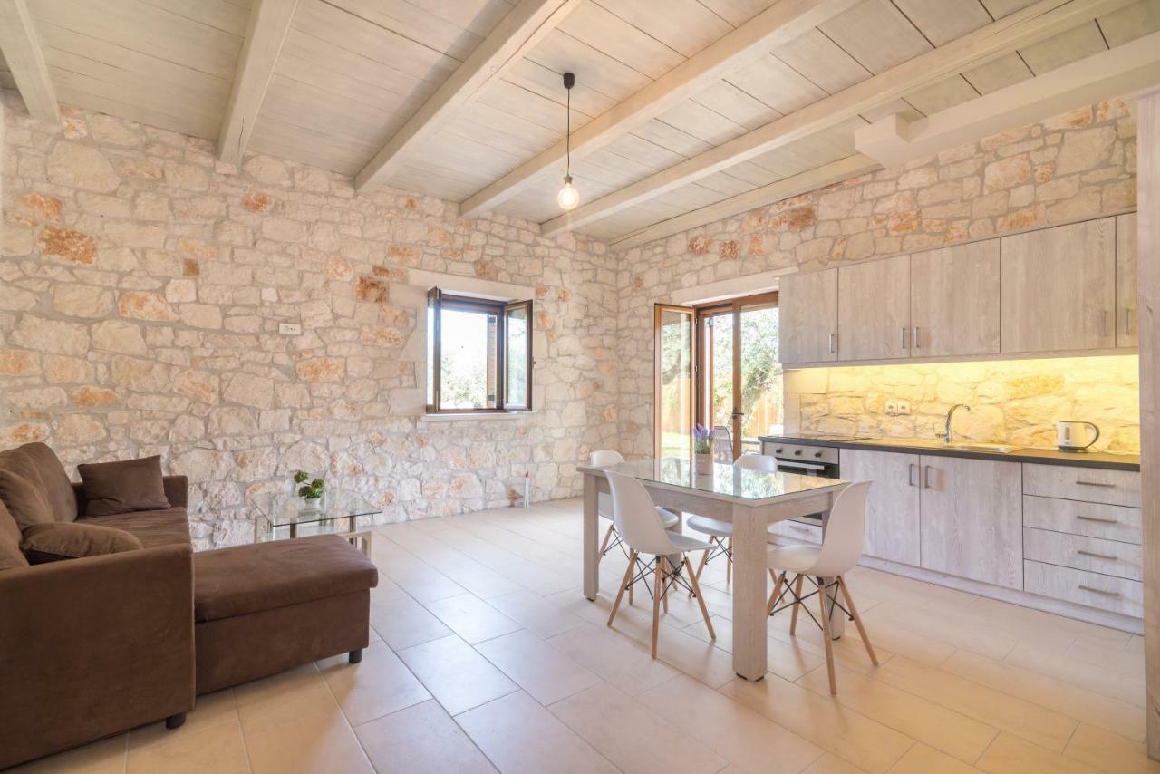 Green Stone Villas Apartments Kalamákion Екстериор снимка