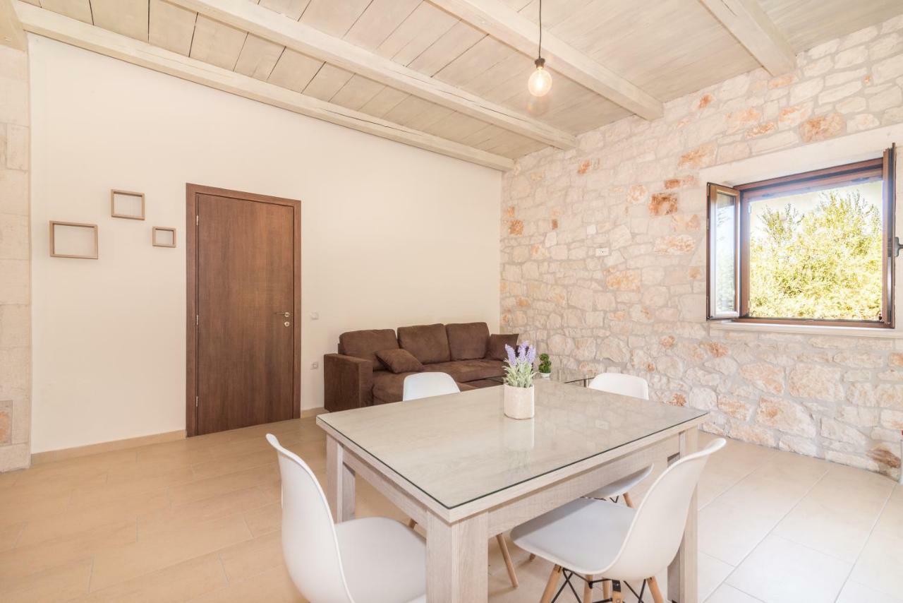 Green Stone Villas Apartments Kalamákion Екстериор снимка